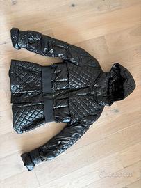 Piumino Moncler Donna Nero con Cintura e cappuccio