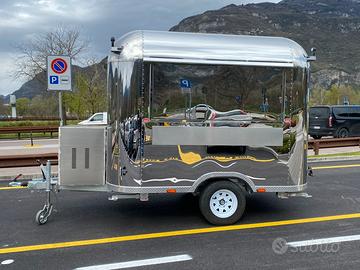 Street food trailer simil airstream