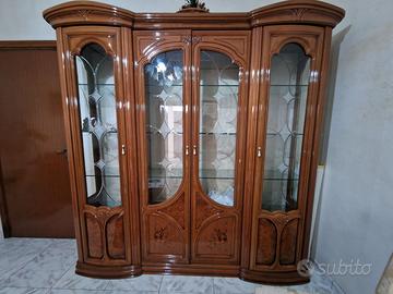 Vetrina cristalliera