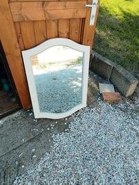 specchio con cornice in legno