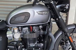 Triumph Bonneville T 120 Black edition - 