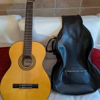 Chitarra classica con custodia