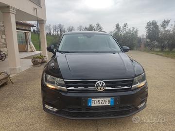 Auto Volkswagen Tiguan 4 Motion