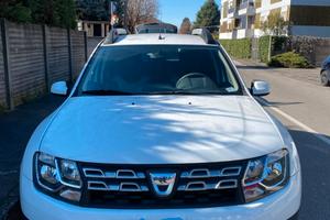 Dacia Duster Laureate Family fine 2016 