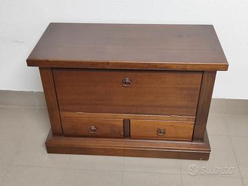 Cassapanca in stile arte povera, in noce