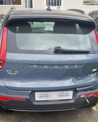 Volvo xc40 recharge anno 2022 per ricambi (2a)