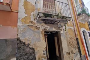 Casa indipendente con terrazzino in centro -