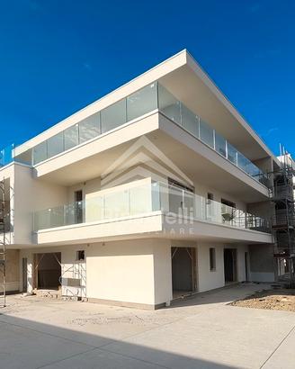 Nuovo Attico con Vista Mare APE A4
