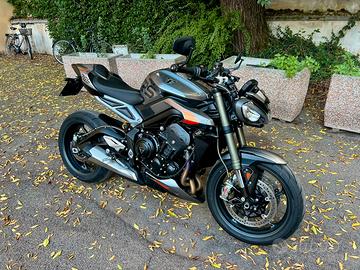 Triumph Street Triple RS 765