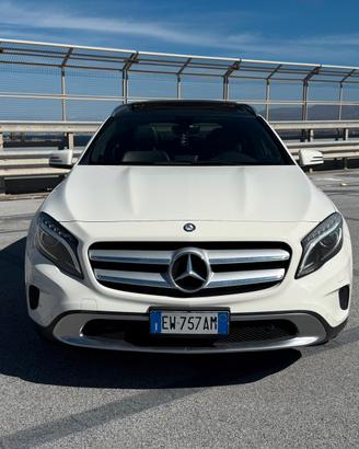 MERCEDES-BENZ GLA 220 D 4 MATIC AUTOMATIC PREMIUM
