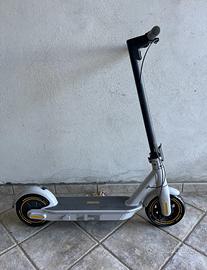 Segway Ninebot G30 Max - Nuovi Batteria e ruote