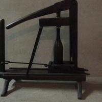 Antica tappatrice manuale