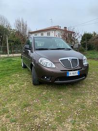 Lancia ypsilon 2011