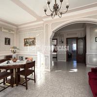APPARTAMENTO RISTRUTTURATO CON VISTA e BOX AUTO