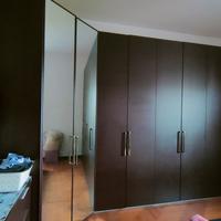 camera da letto: letto, armadio, cassettiera 