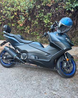 TMAX 560 