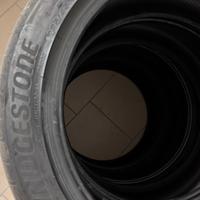 Gomme tesla model 3 235/45/18