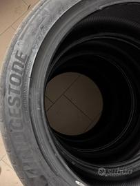 Gomme tesla model 3 235/45/18