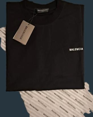T-Shirt Balenciaga Unisex M Oversize Black Tee