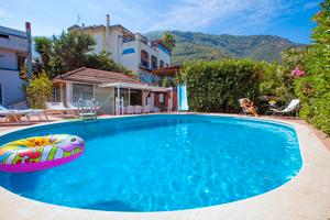 Villa con Piscina solarium giardino e Spa