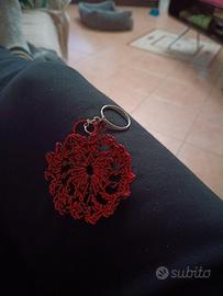 Cuore rosso e nero in cotone portachiavi 