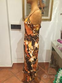 Abito scollato, fantasia