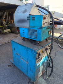 Saldatrice a filo continuo