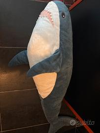 Peluche squalo ikea