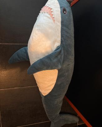 Peluche squalo ikea