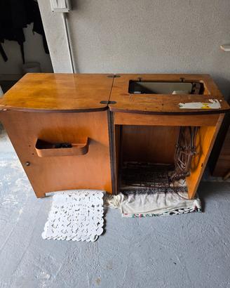 Macchina da cucire SINGER D EPOCA