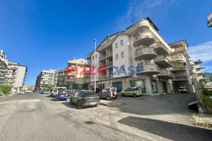 Locale Commerciale - Corigliano-Rossano