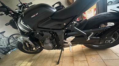 Triumph trident