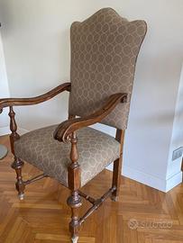 Coppia di eleganti poltrone