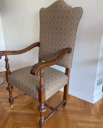 Coppia di eleganti poltrone