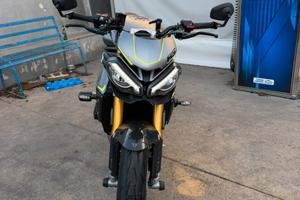 Triumph speed triple 1200 rs