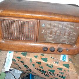 Vecchia radio a valvole