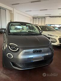 Fiat 500e - La Prima