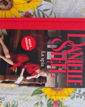 Libro la spia Danielle Steel