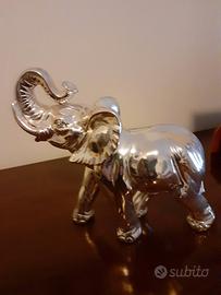 Elefante laminato in argento 