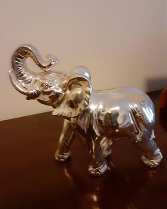 Elefante laminato in argento 