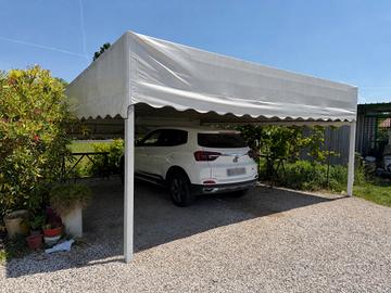 Tettoia in ferro per auto