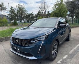 PEUGEOT 3008 Hybrid 136 e-DCS 6 Allure Pack KM.