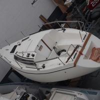 barca a vela cabinato