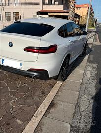auto in perfette condizioni: BMW X4 Msport