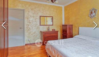 camera da letto in cklore legno 