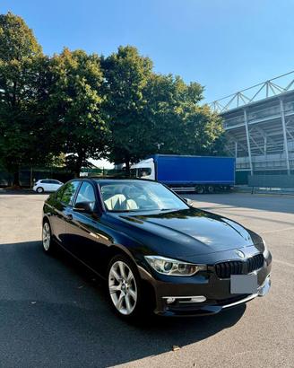 BMW 320d F30 - Versione Modern - Nero Metallizzato