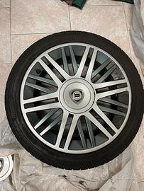 4 Gomme estive cerchi in lega 195/45 R16. Lancia y