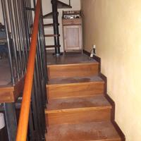 Scala in legno accesso a soppalco -piano superiore