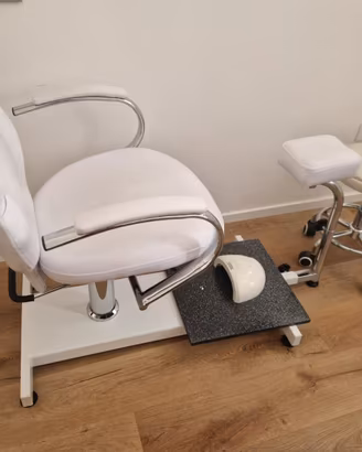 Postazione Pedicure Poltrona e Sgabello Melcap