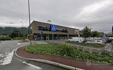 Immobile in asta di 222 m² con 1 locale a Mandello